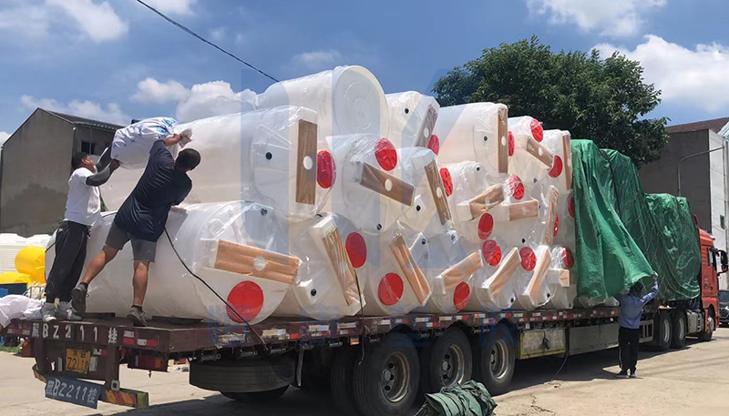 HK-黑龍江雙河農(nóng)場(chǎng)-68套肥料攪拌桶 1.5噸液態(tài)肥攪拌罐